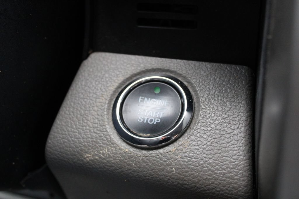 Used 2019 Ford F150 Lariat w/ Equipment Group 502A Luxury AWD/4WD image 14