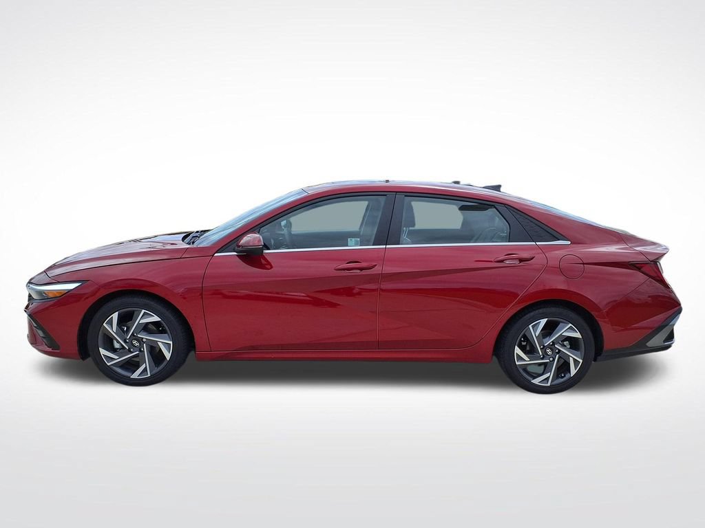 Used 2024 Hyundai Elantra Limited FWD image 9
