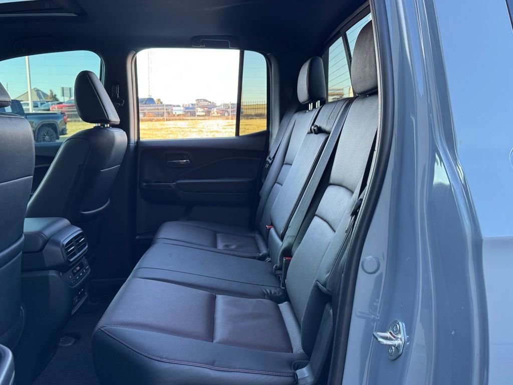 Used 2025 Honda Ridgeline Black Edition image 28