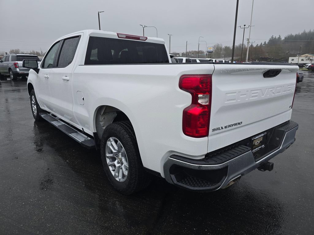 Used 2024 Chevrolet Silverado 1500 LT w/ Z71 Off-Road Package AWD/4WD image 5