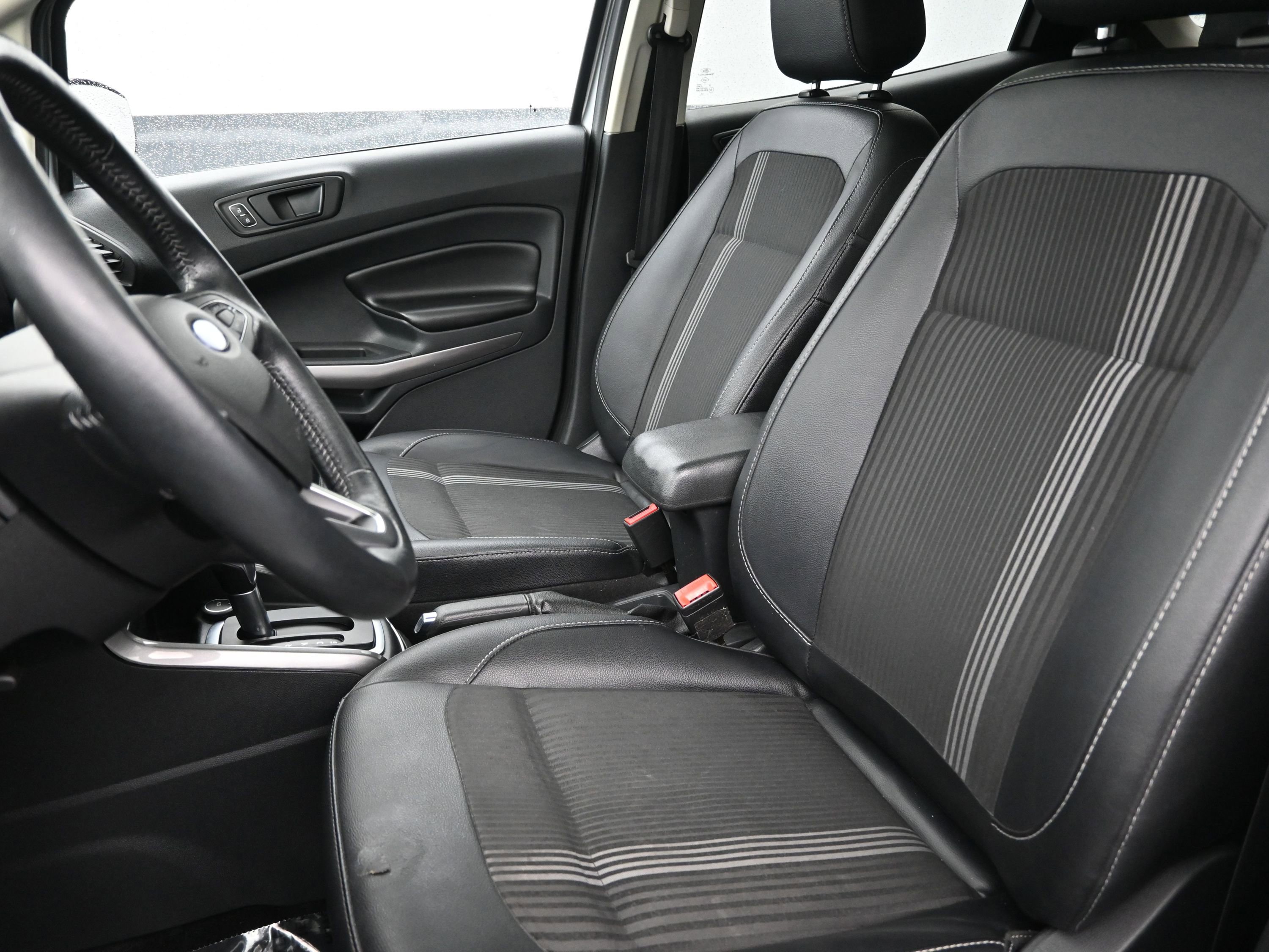 Used 2021 Ford EcoSport SES image 11