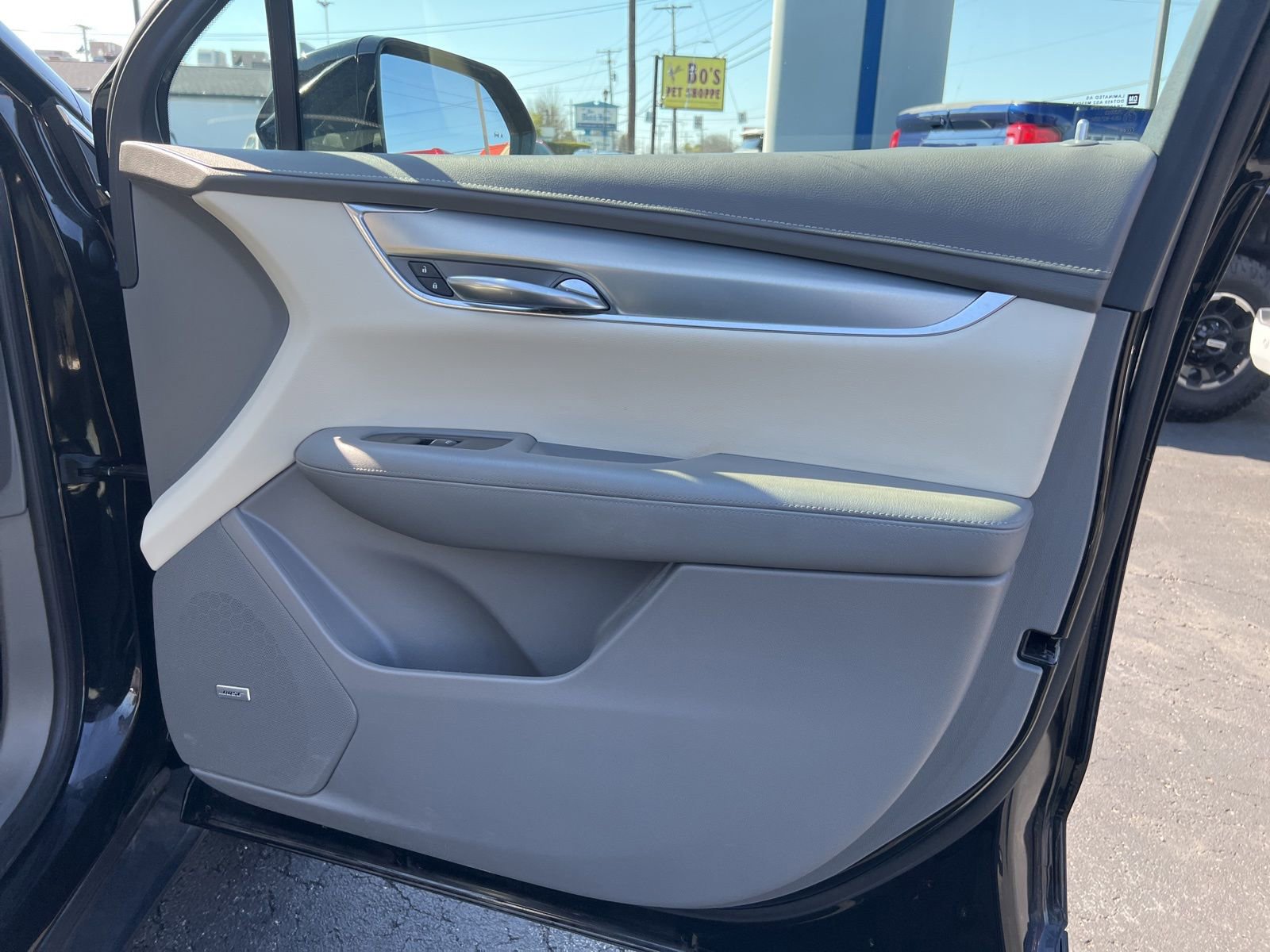 Used 2018 Cadillac XT5 Luxury w/ Driver Awareness Package image 58