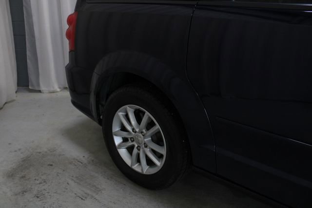 Used 2014 Dodge Grand Caravan SXT FWD image 28