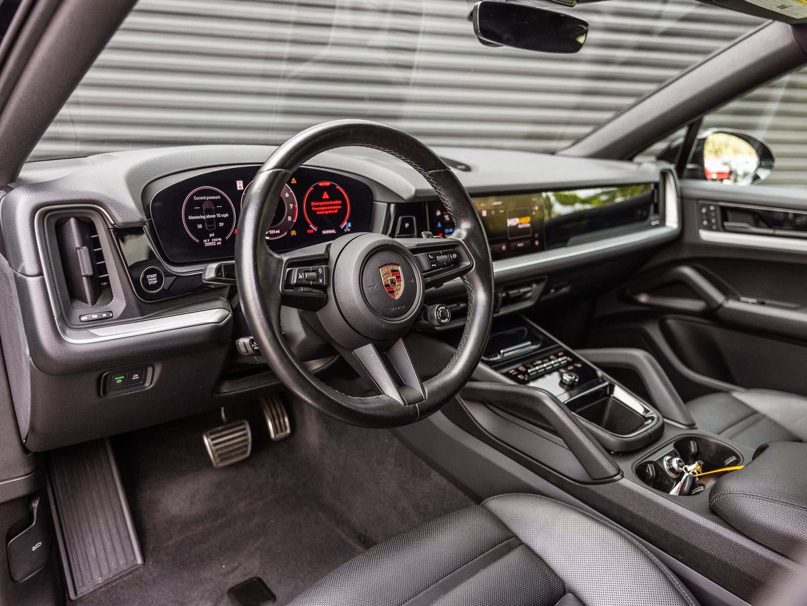 Certified 2024 Porsche Cayenne S AWD/4WD image 4
