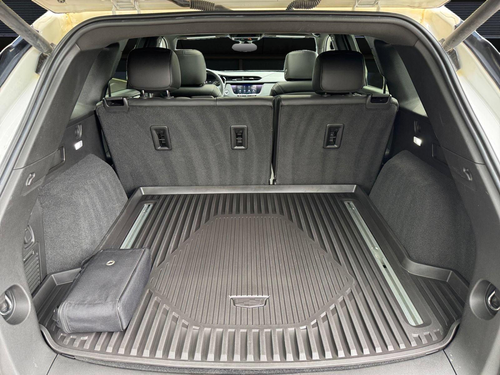 Used 2020 Cadillac XT5 Premium Luxury AWD/4WD image 12