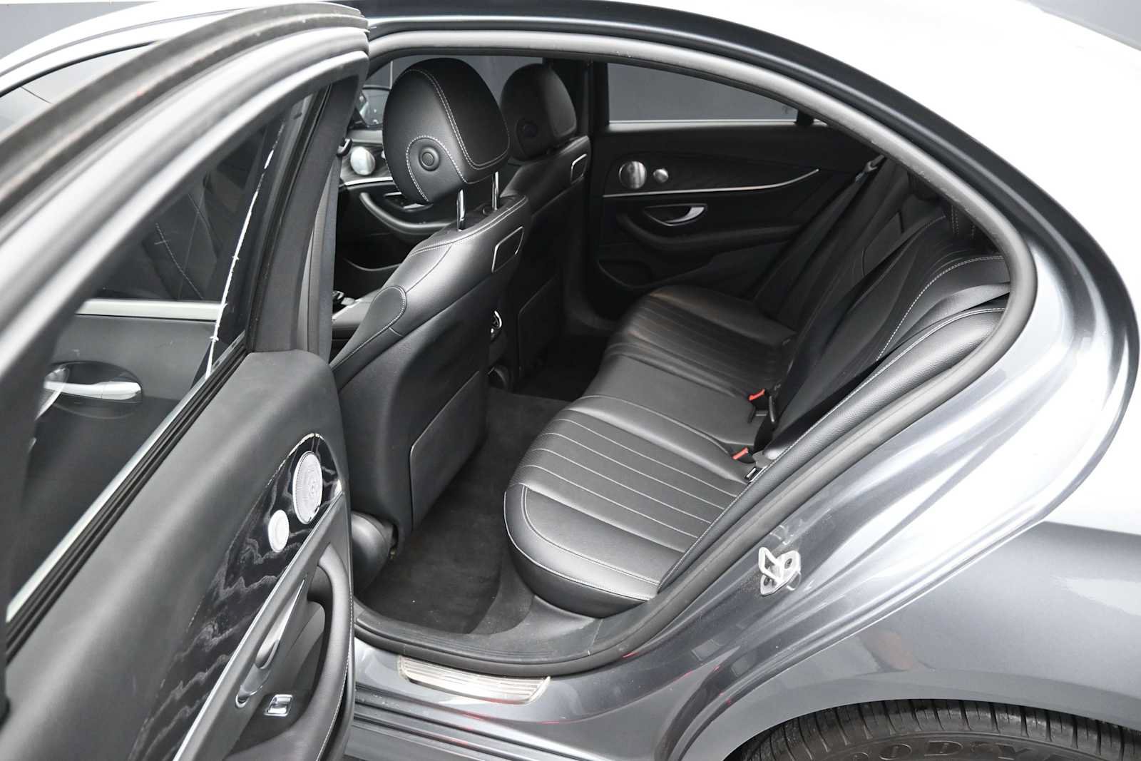 Used 2019 Mercedes-Benz E 300 4MATIC image 29