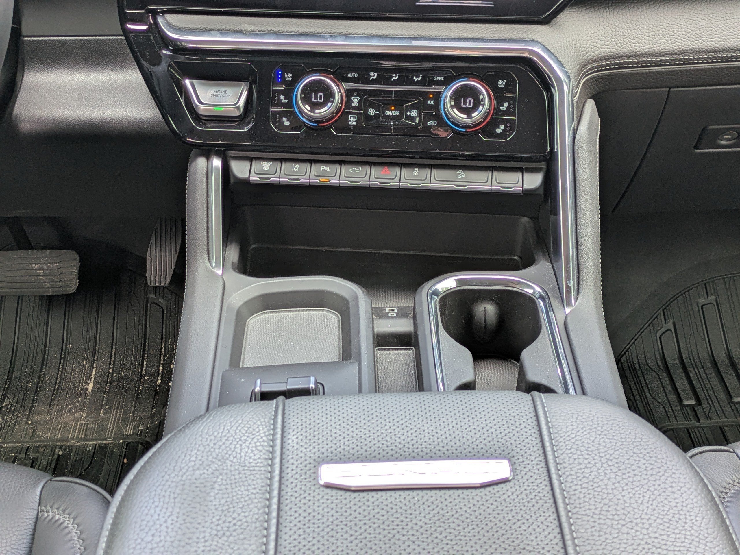 Used 2025 GMC Sierra 2500 Denali w/ Technology Package AWD/4WD image 17