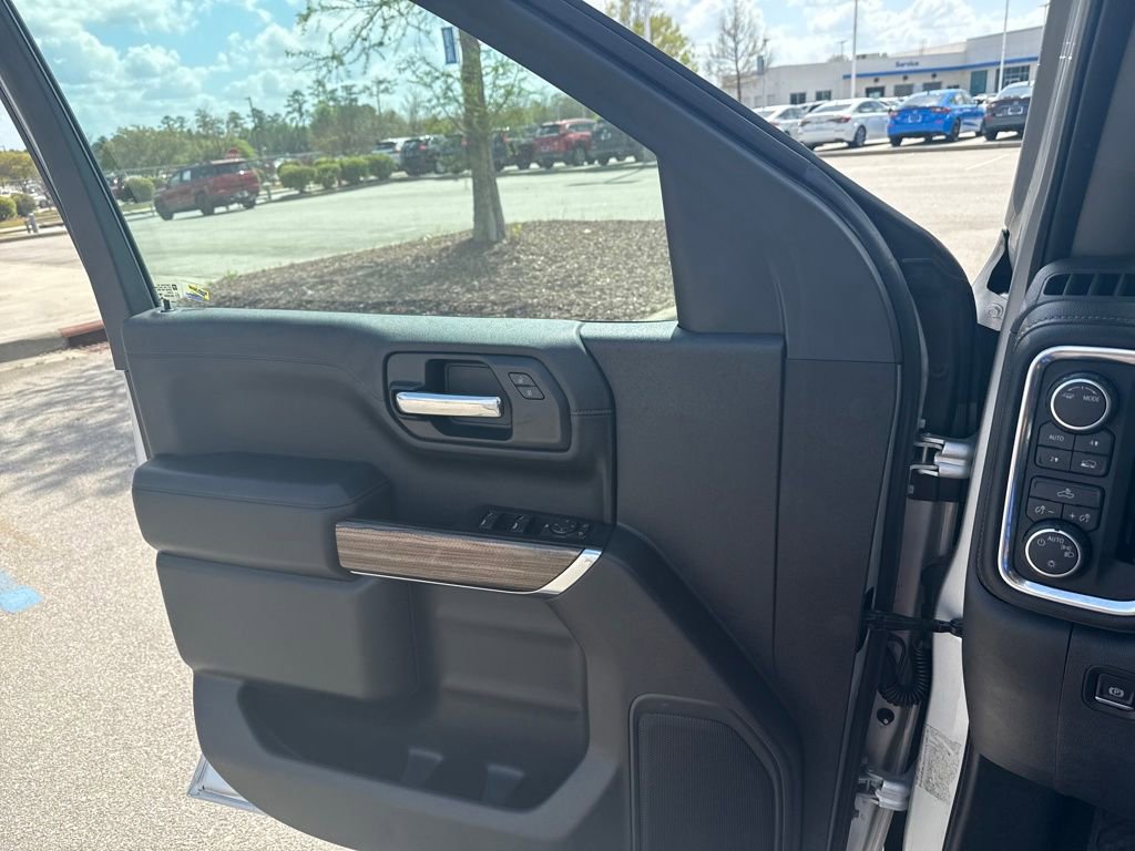 Used 2021 Chevrolet Silverado 1500 LT w/ Bed Protection Package AWD/4WD image 17