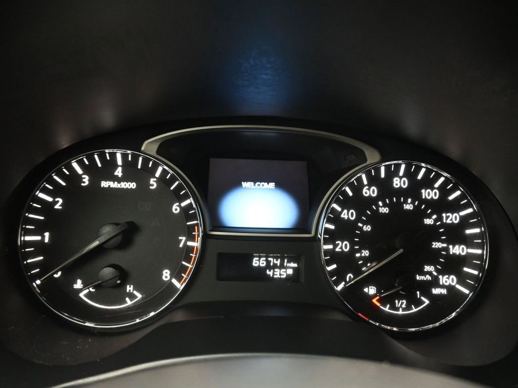 Used 2015 Nissan Pathfinder S image 16