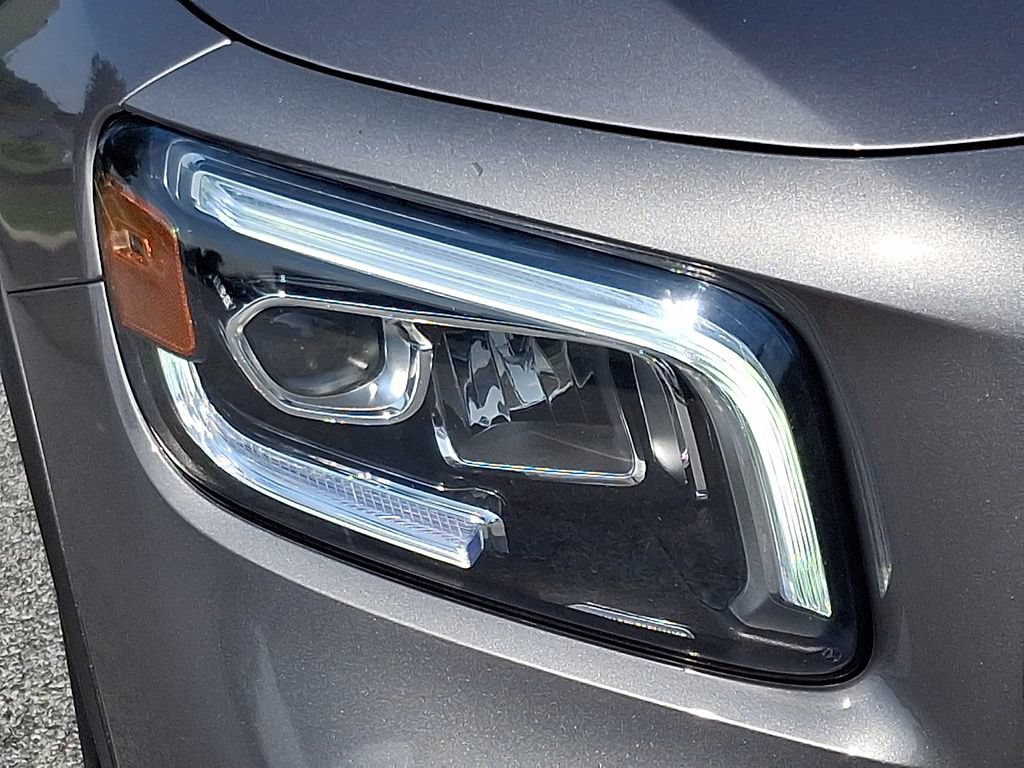 Used 2022 Mercedes-Benz GLB 35 AMG 4MATIC image 9