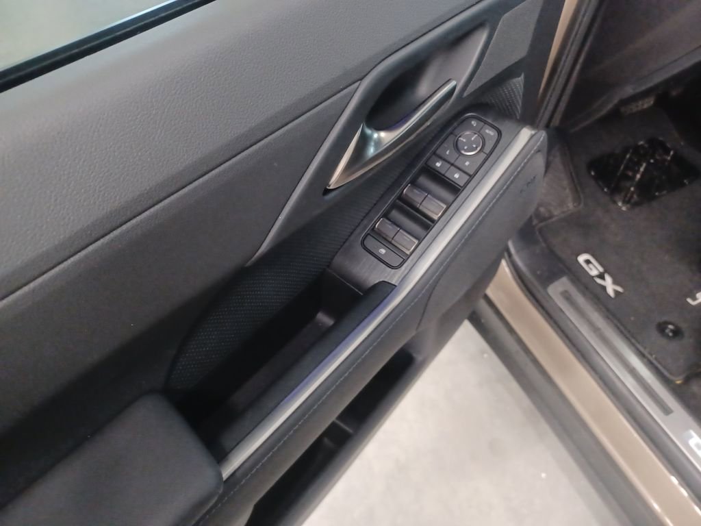 Used 2024 Lexus GX 550 image 12