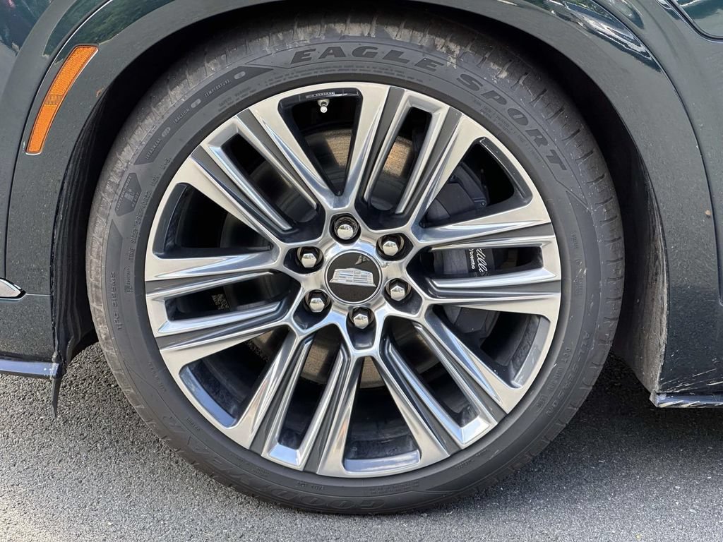 Certified 2026 Cadillac Vistiq Platinum w/ LPO, Floor Liner Package AWD/4WD image 14