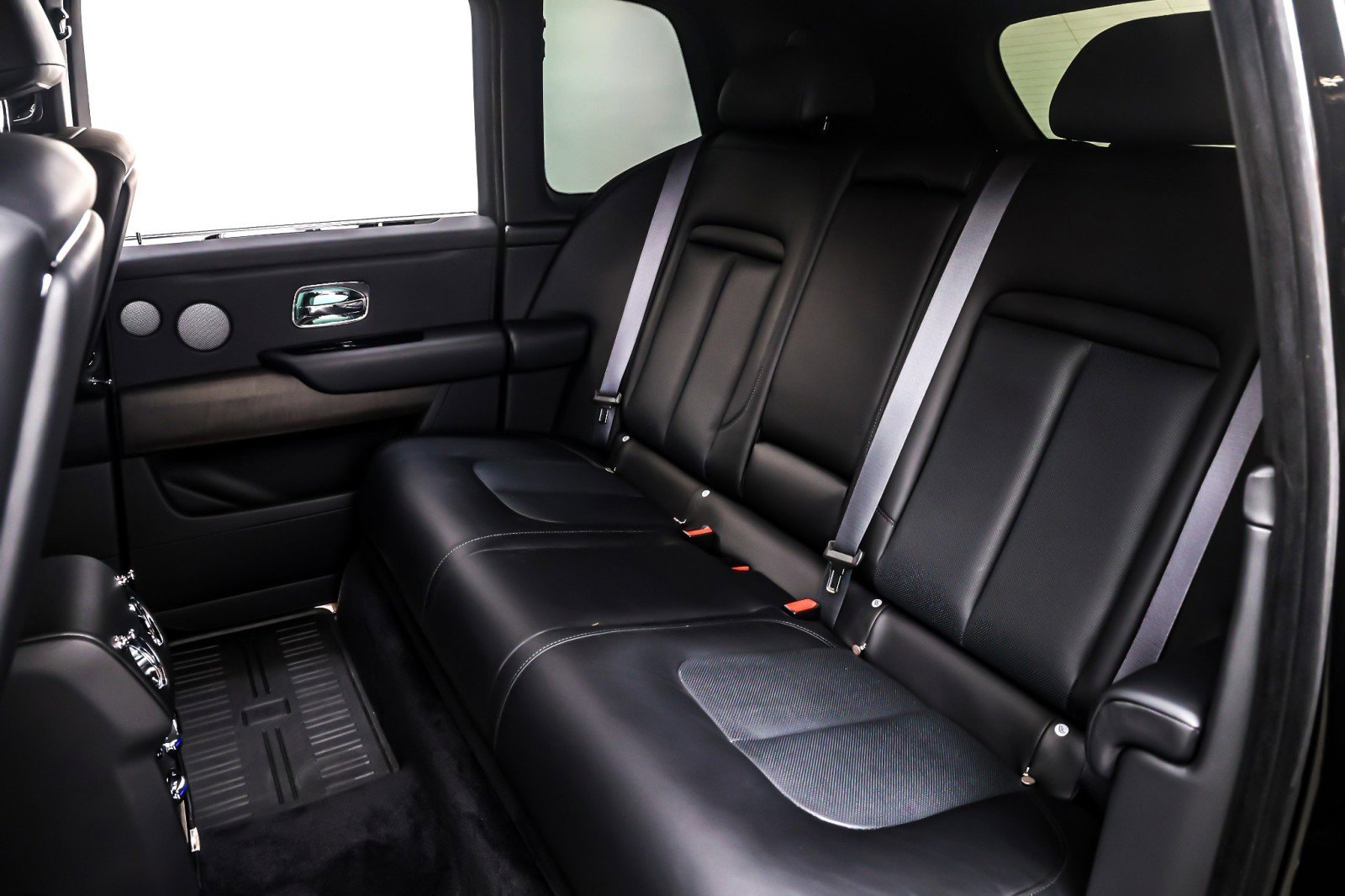 Used 2024 Rolls-Royce Cullinan image 8