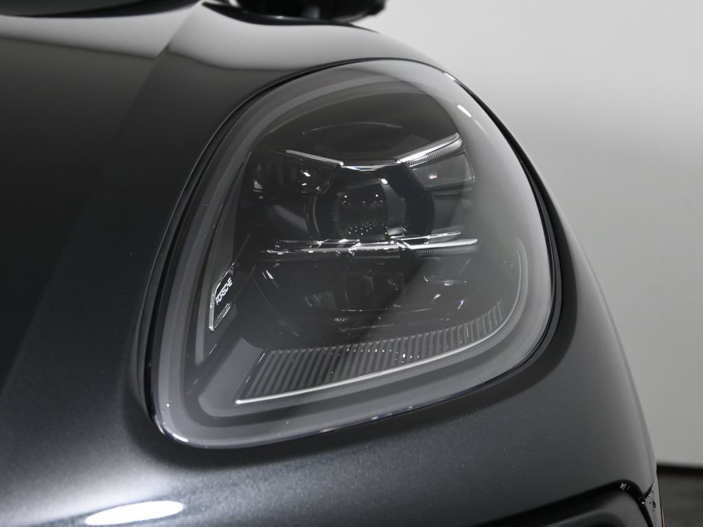 New 2026 Porsche Macan AWD/4WD image 11