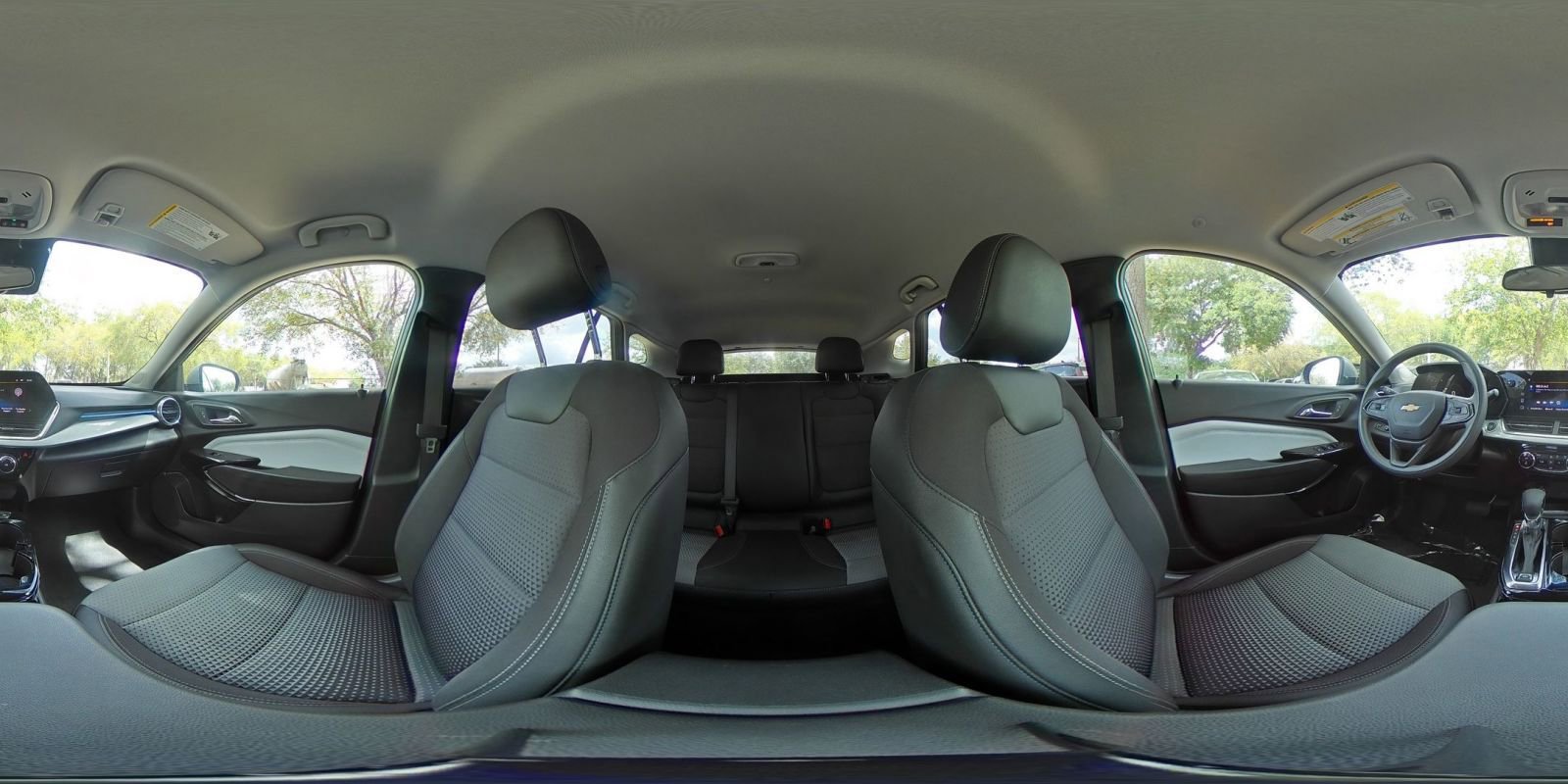 Used 2025 Chevrolet Trax LT image 38