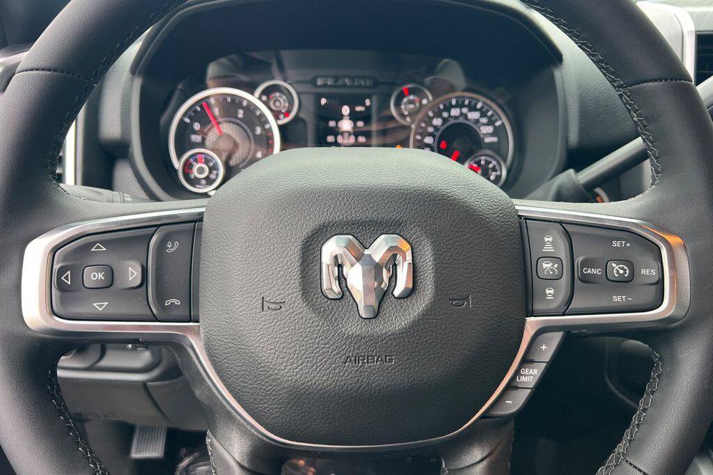 New 2026 RAM 2500 Big Horn AWD/4WD image 23