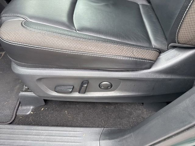 Used 2025 Nissan Pathfinder SL FWD image 28