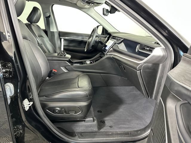 Used 2023 Jeep Grand Cherokee 4WD 4xe w/ Luxury Tech Group II image 28
