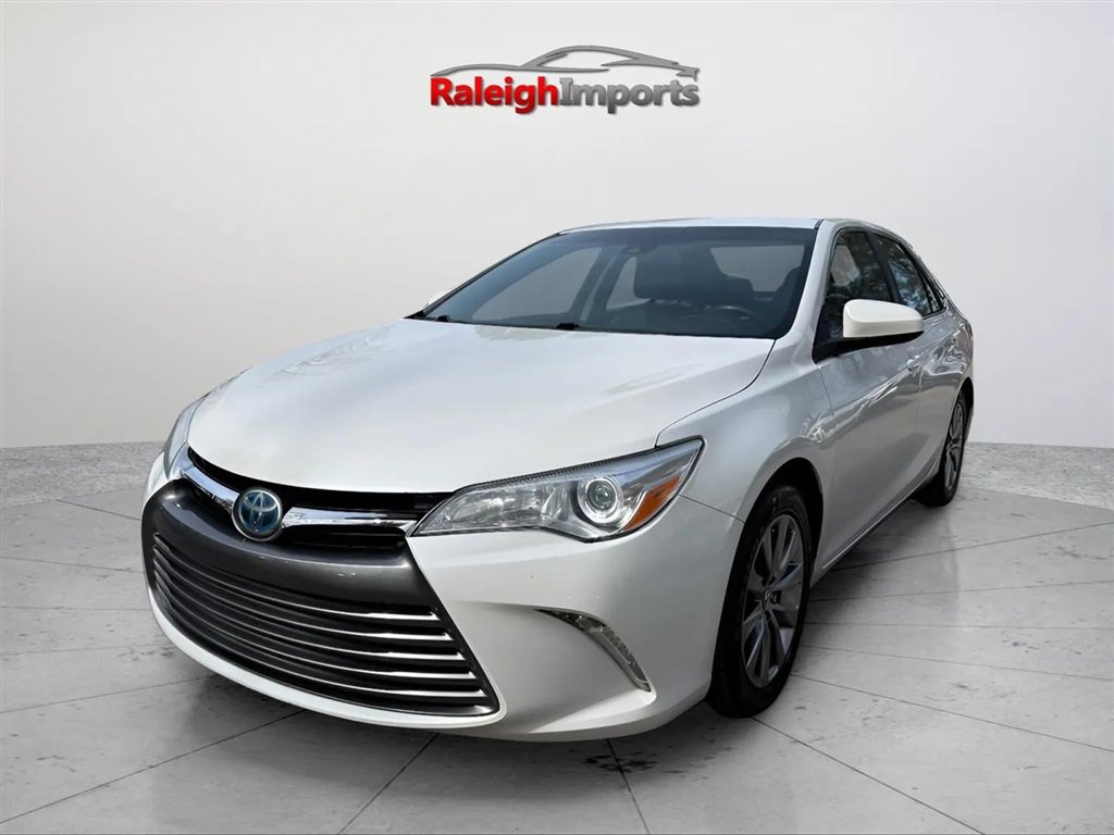 Used 2016 Toyota Camry XLE w/ Moonroof Package FWD image 5