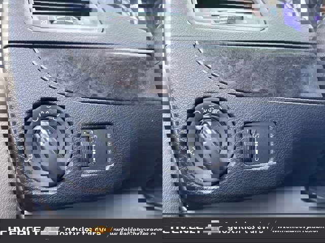 Used 2018 Dodge Grand Caravan SE w/ UConnect Hands-Free Group image 24