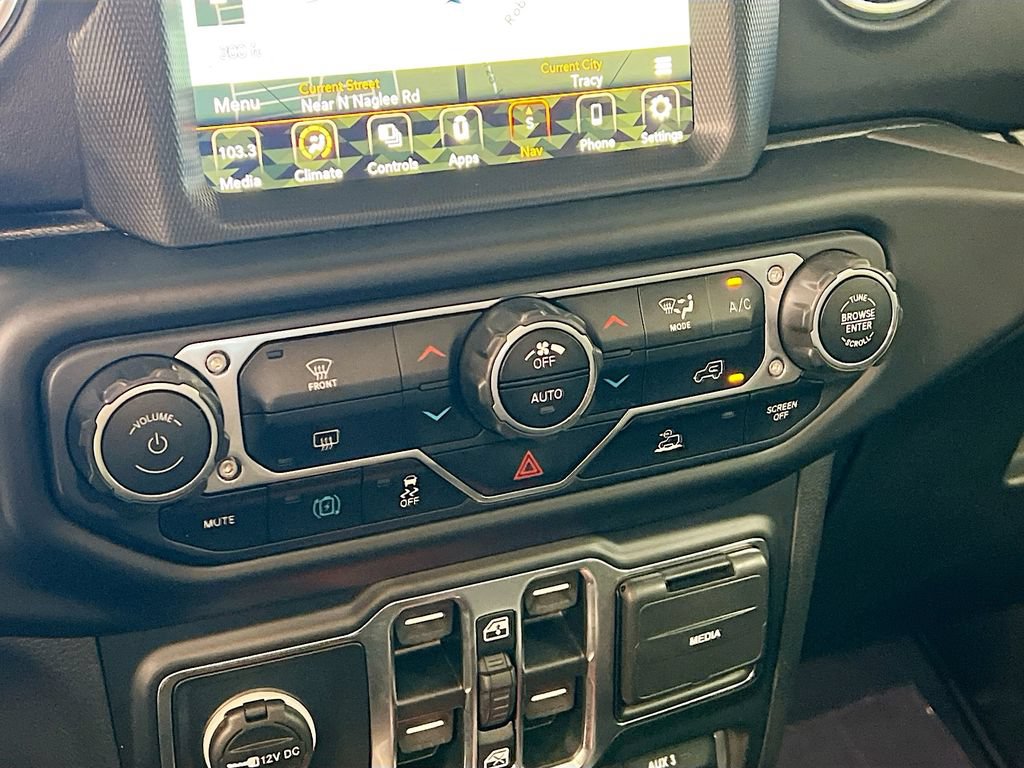 Used 2023 Jeep Wrangler Unlimited Sahara AWD/4WD image 16