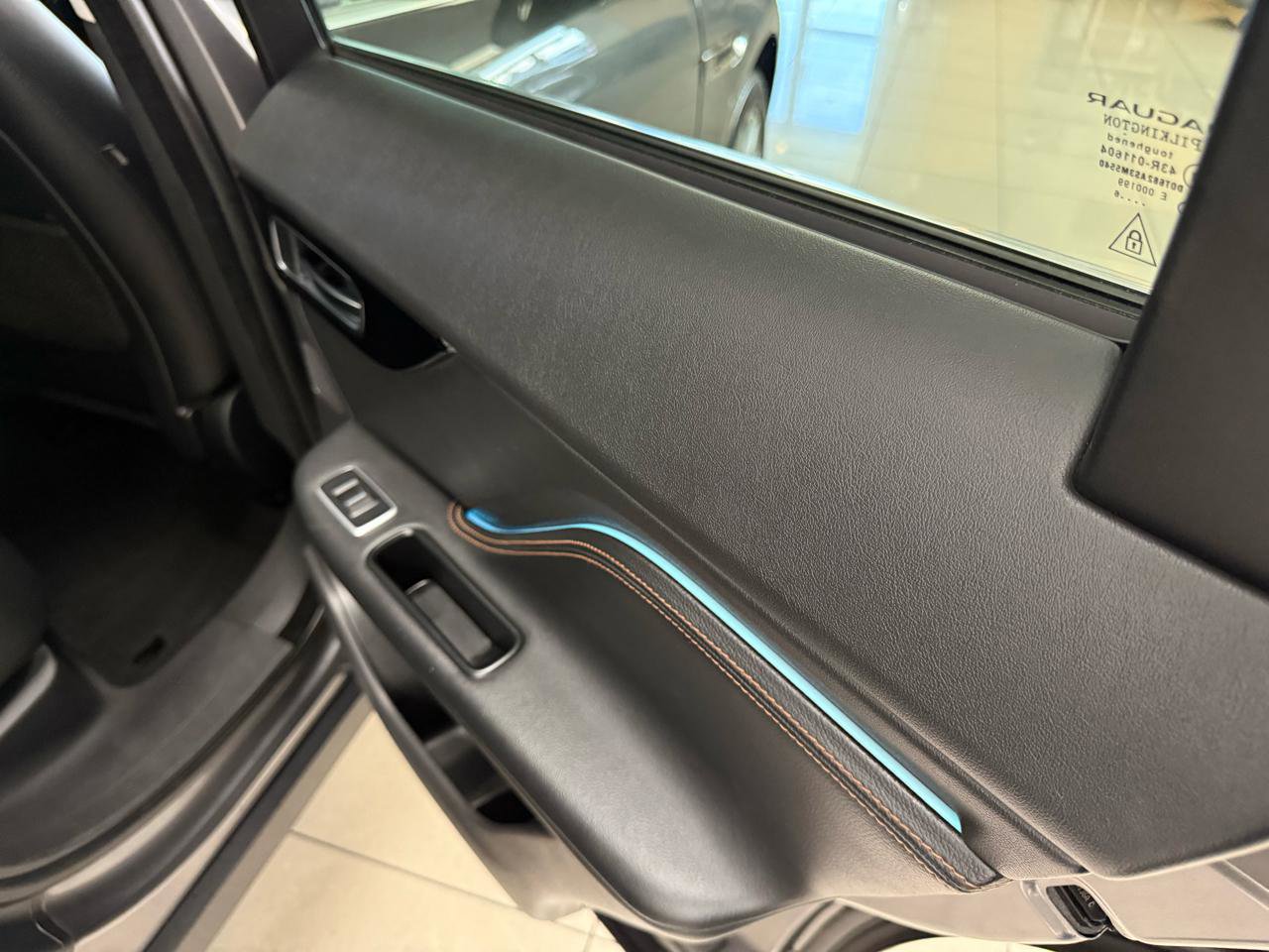 Used 2017 Jaguar F-PACE Prestige image 18