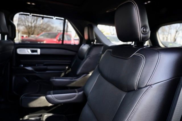 Used 2020 Ford Explorer ST w/ Premium Technology Package image 33