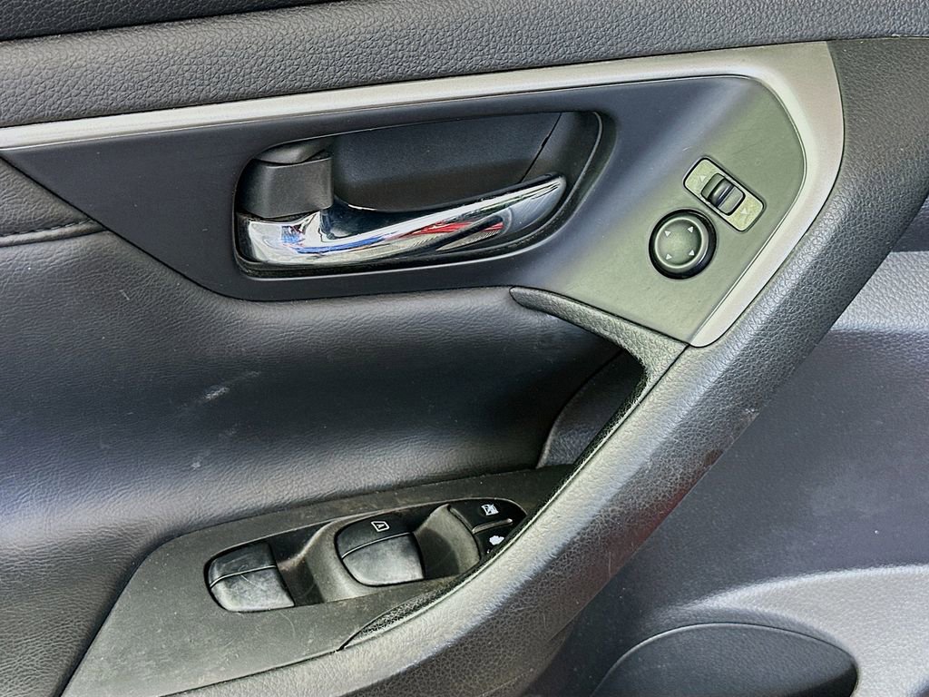 Used 2015 Nissan Altima 2.5 S w/ Power Driver Seat Package FWD image 16