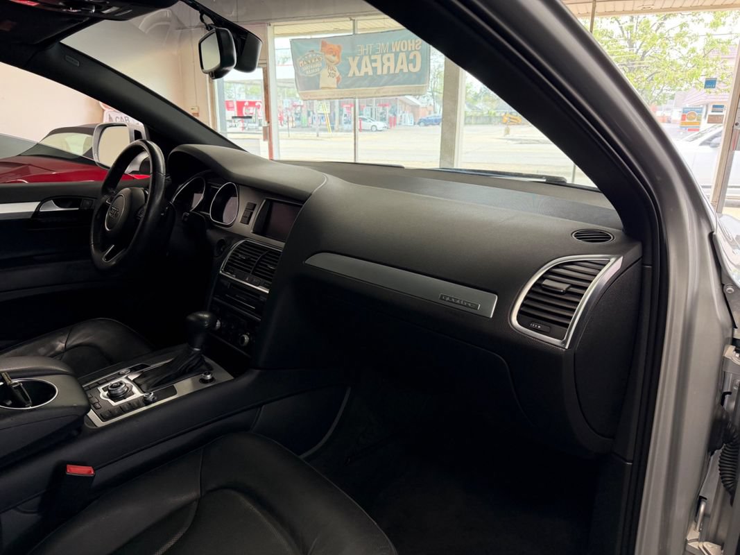 Used 2015 Audi Q7 3.0T S line Prestige w/ 21" S Line Plus Package AWD/4WD image 32