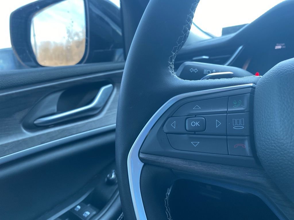 Used 2024 Jeep Grand Cherokee Limited image 15