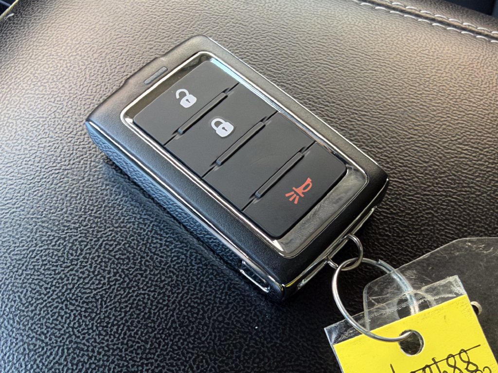 Used 2023 Jeep Grand Cherokee Laredo X AWD/4WD image 32