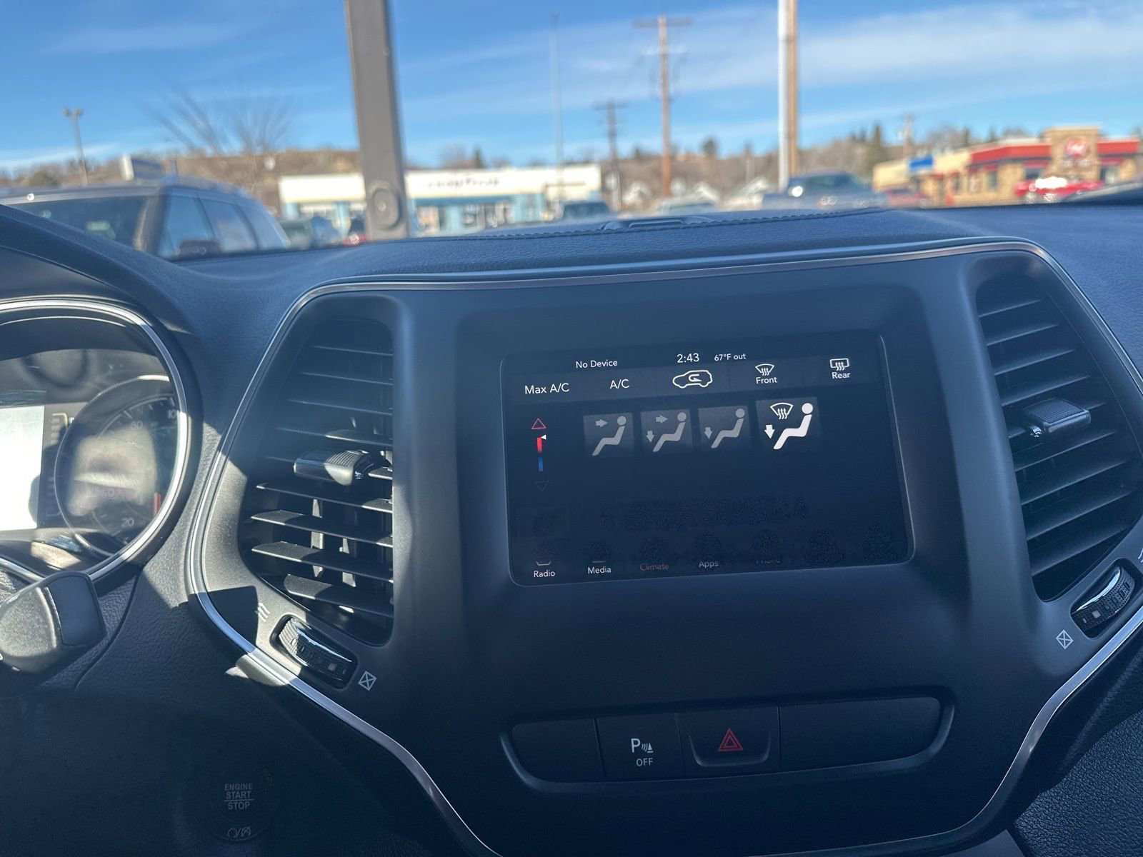 Used 2020 Jeep Cherokee Latitude Plus image 41