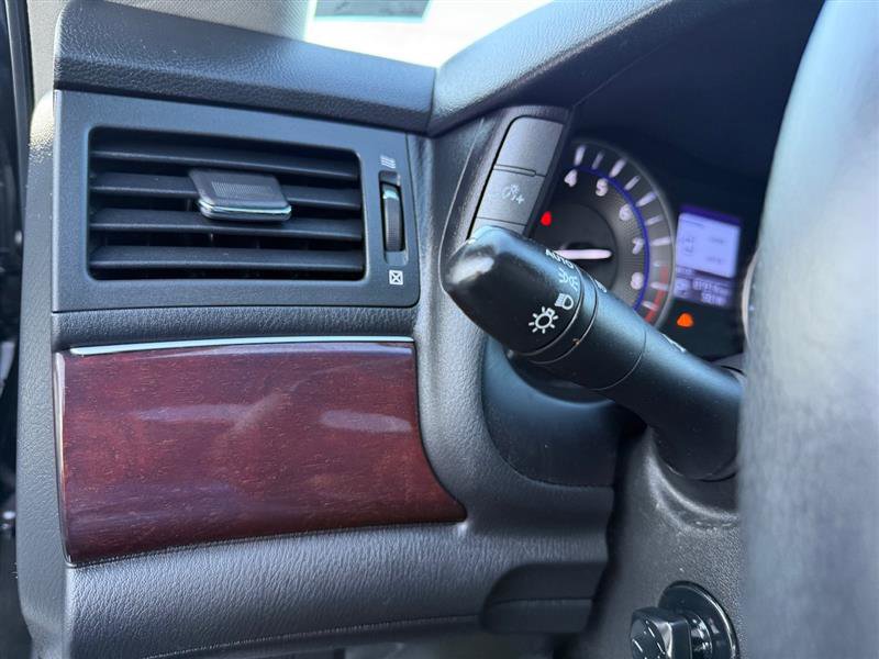 Used 2019 INFINITI Q70 Luxe image 34