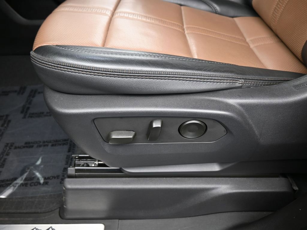 Used 2023 Chevrolet Silverado 1500 High Country w/ Technology Package image 15