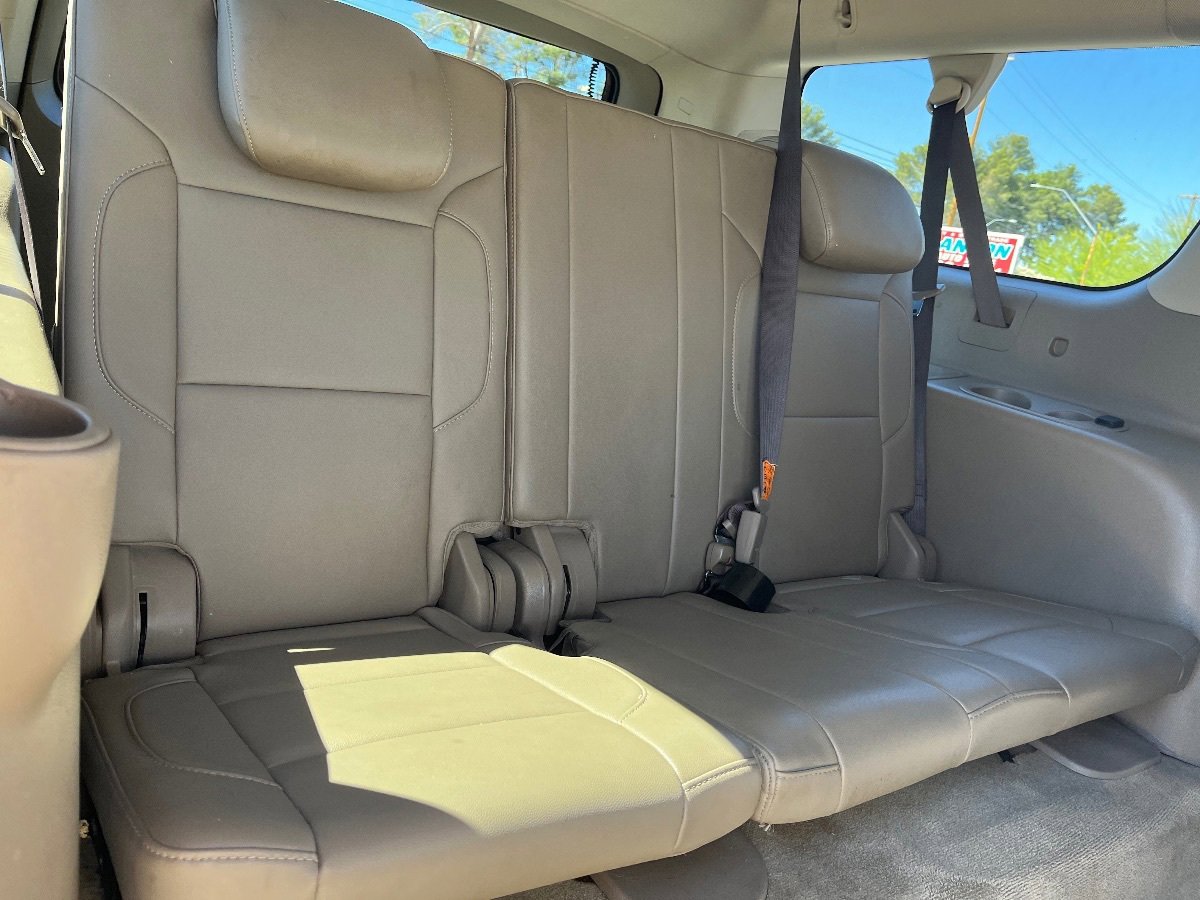 Used 2019 Chevrolet Suburban LT RWD image 30
