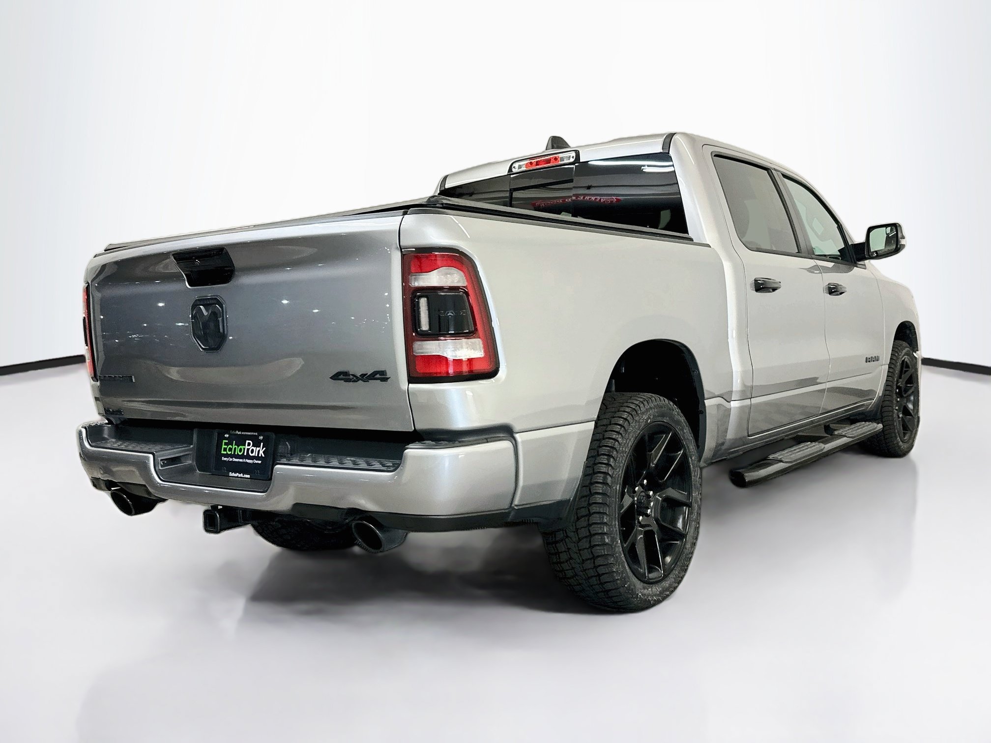 Used 2024 RAM 1500 Laramie AWD/4WD image 9