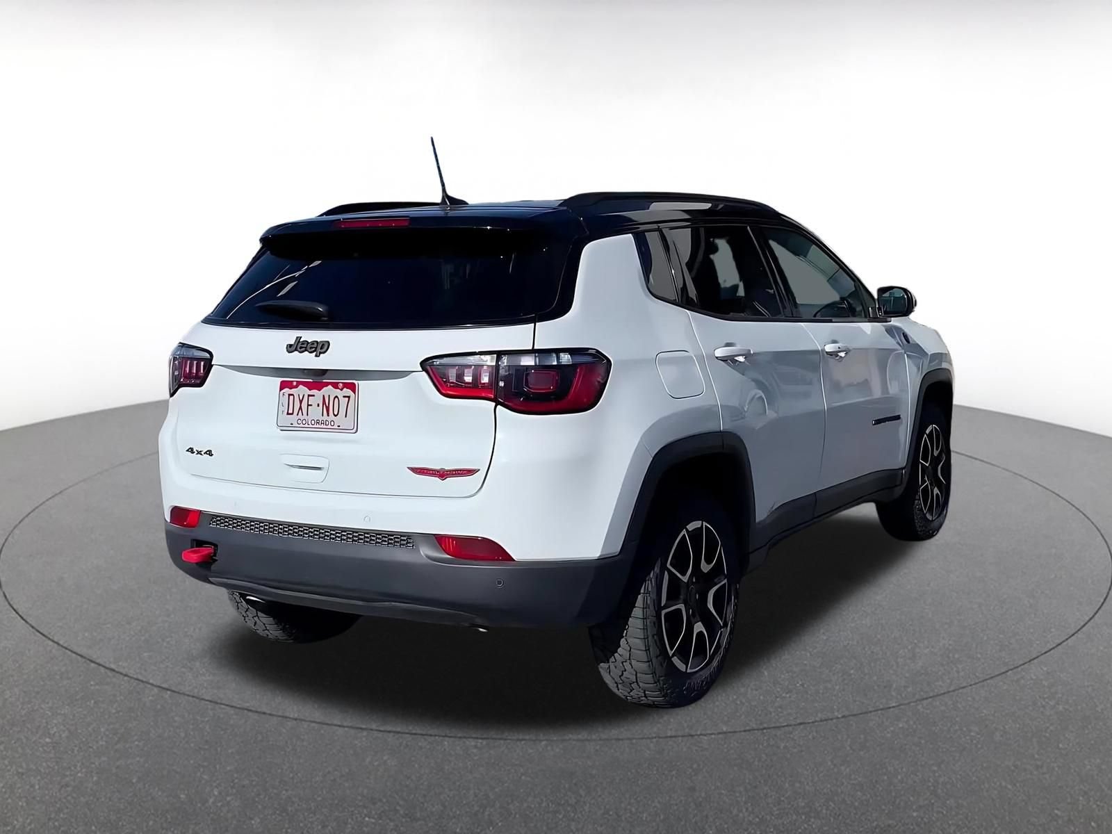 Used 2025 Jeep Compass Trailhawk AWD/4WD image 14