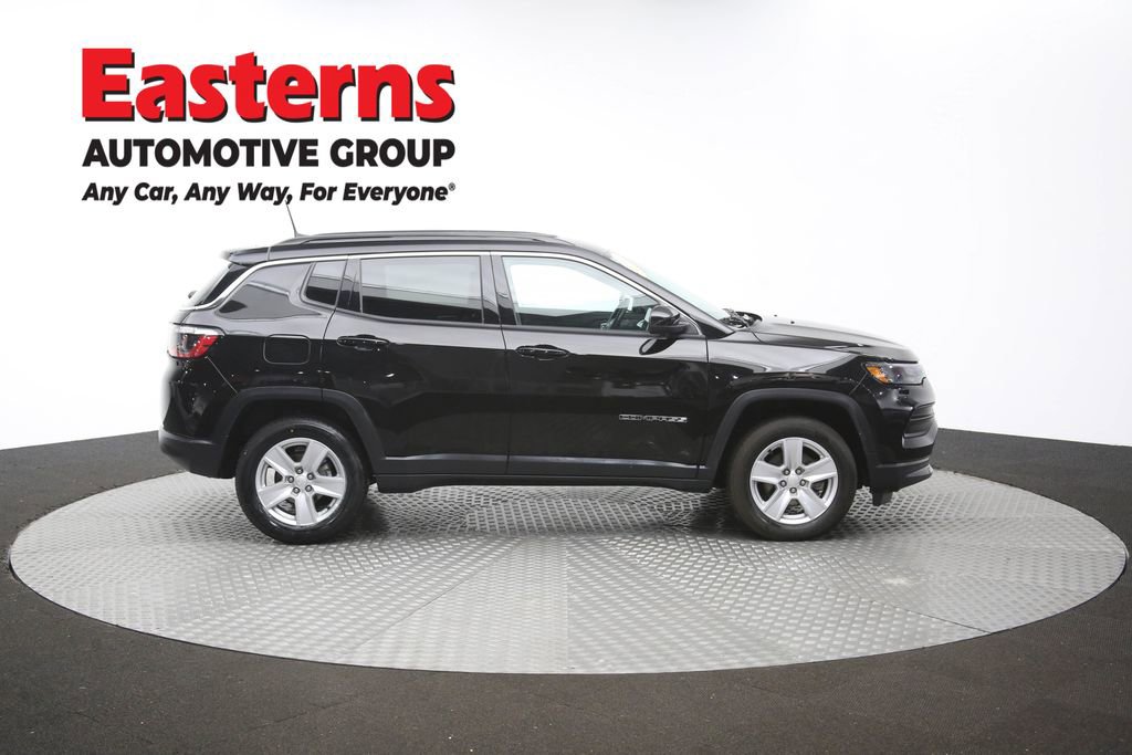 Used 2022 Jeep Compass Latitude w/ Convenience Group AWD/4WD image 45