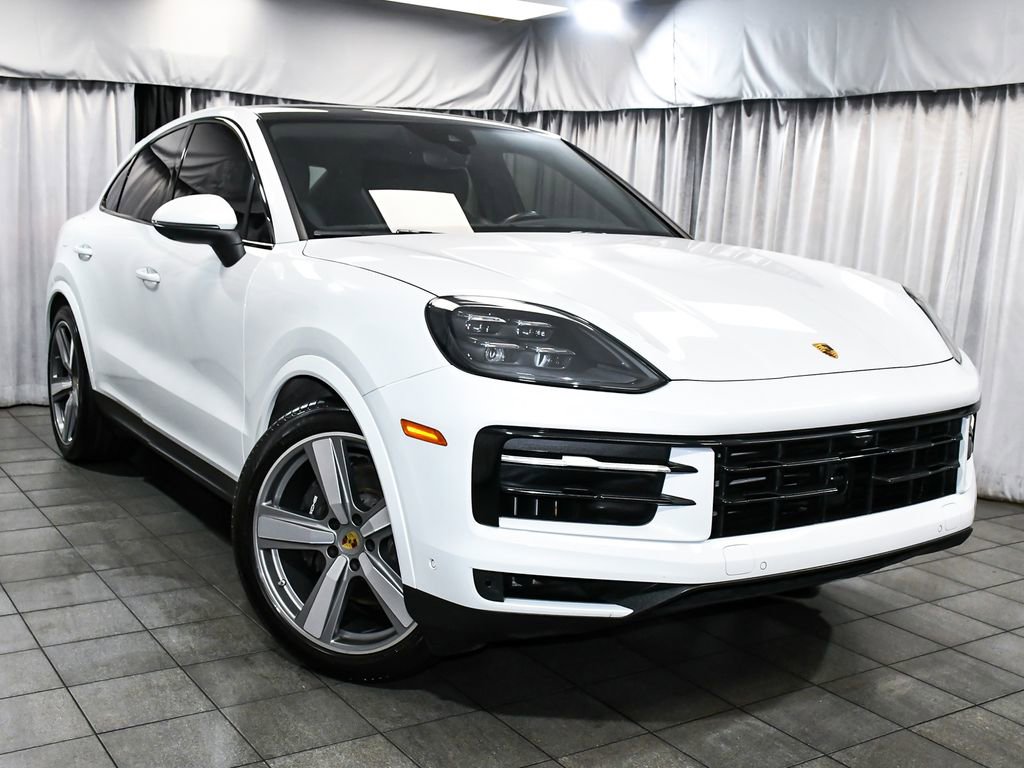 Used 2024 Porsche Cayenne Coupe AWD/4WD image 3