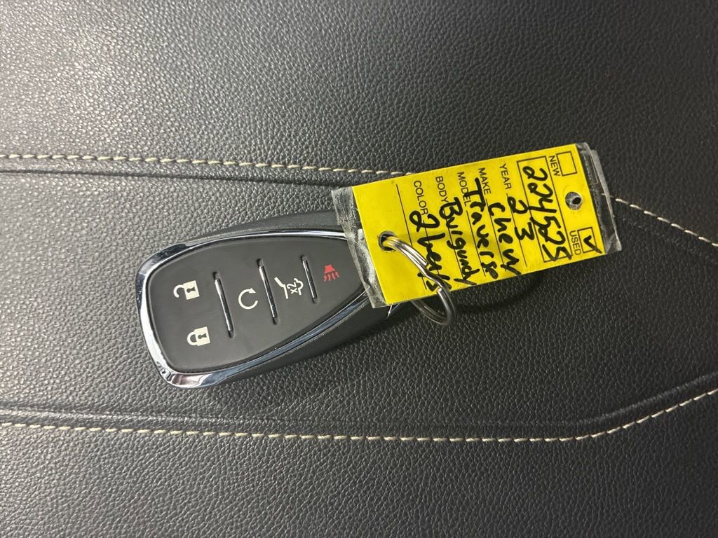 Used 2023 Chevrolet Traverse LT image 19