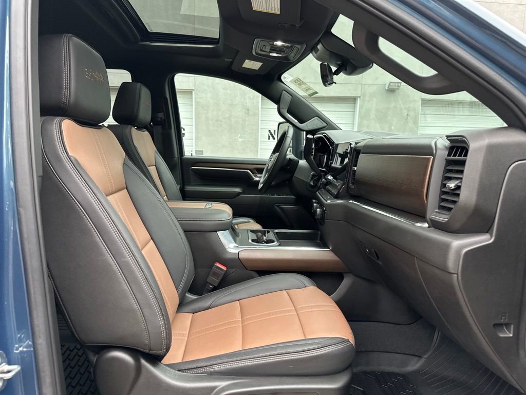 Used 2024 Chevrolet Silverado 2500 High Country w/ Technology Package AWD/4WD image 25