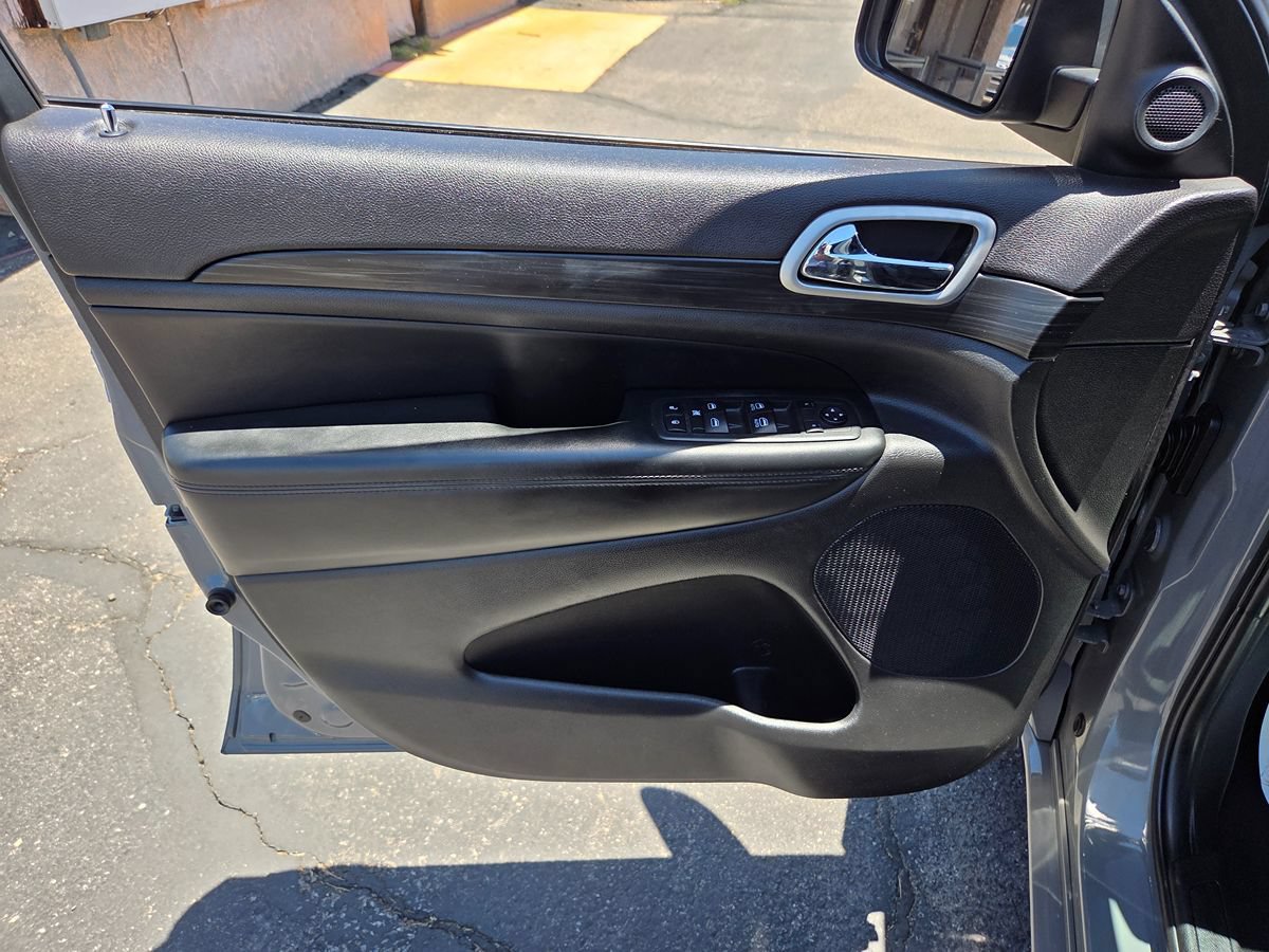 Used 2020 Jeep Grand Cherokee Altitude RWD image 34
