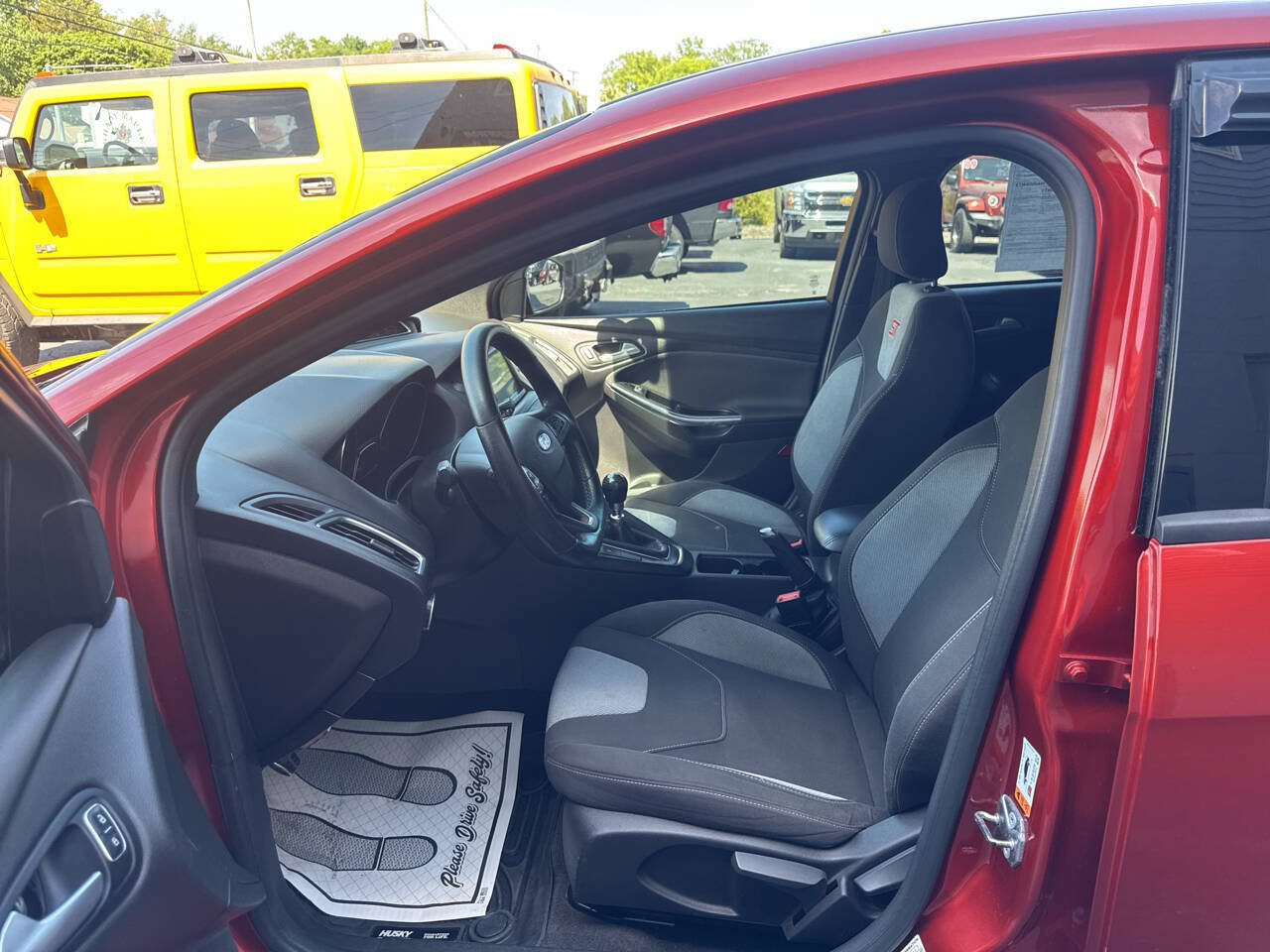 Used 2018 Ford Focus ST FWD image 13