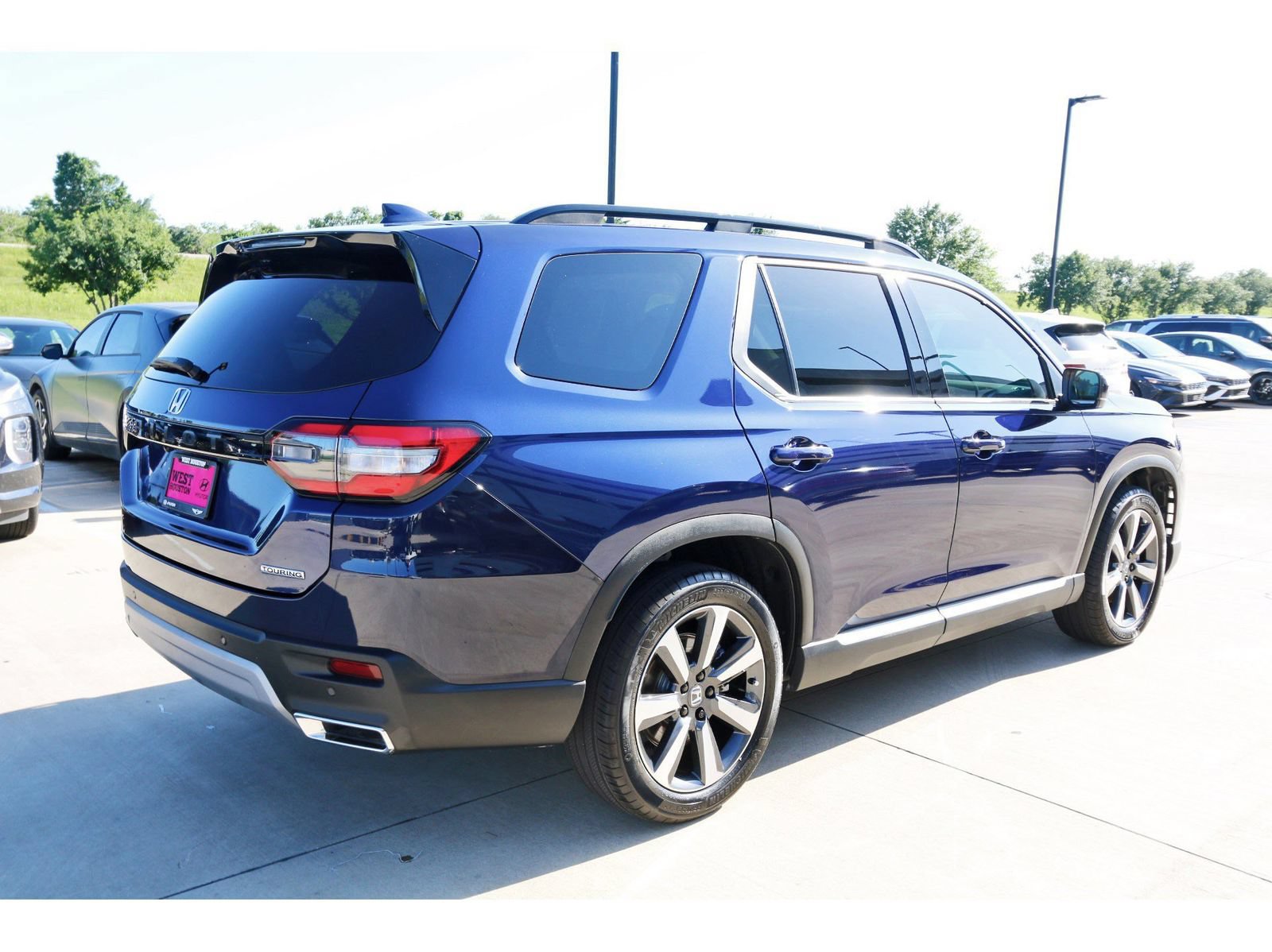 Used 2024 Honda Pilot Touring image 8