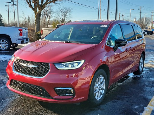 New 2026 Chrysler Pacifica Select image 2