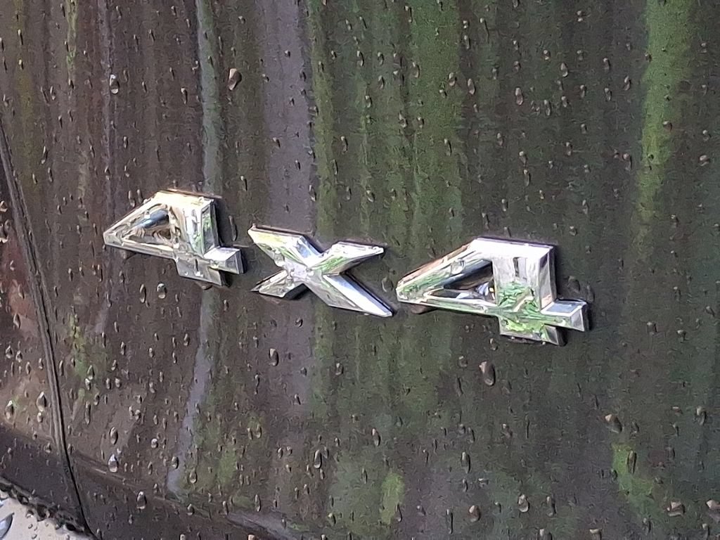 Used 2017 Jeep Cherokee Latitude w/ Comfort/Convenience Group AWD/4WD image 30