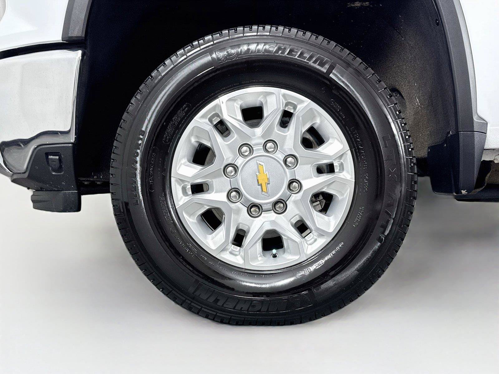 Used 2025 Chevrolet Silverado 3500 LT w/ Safety Package AWD/4WD image 45