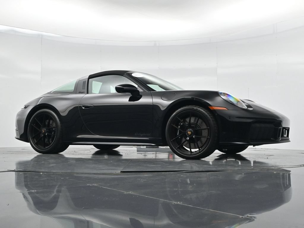 Certified 2026 Porsche 911 Targa 4 GTS AWD/4WD image 19