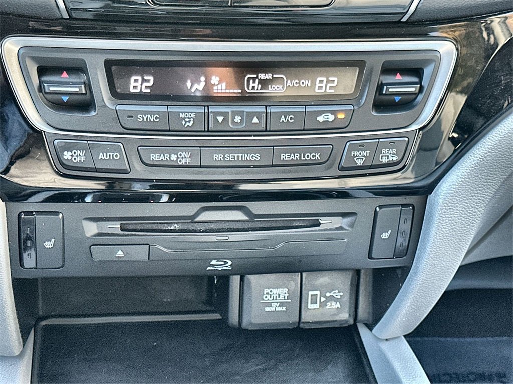 Used 2022 Honda Pilot Touring image 17