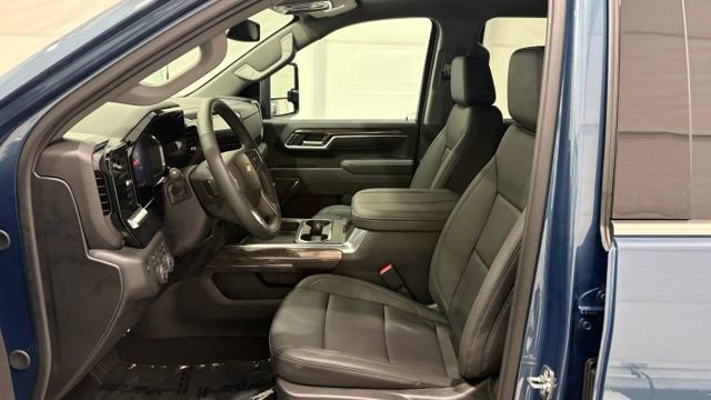 New 2026 Chevrolet Silverado 2500 LTZ w/ LTZ Convenience Package AWD/4WD image 12